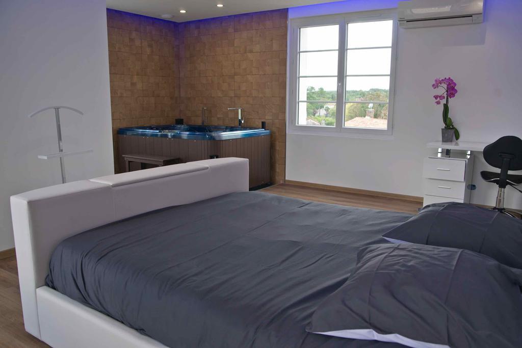 Bed and Breakfast Moulin Des Tours Barbaste Exterior foto