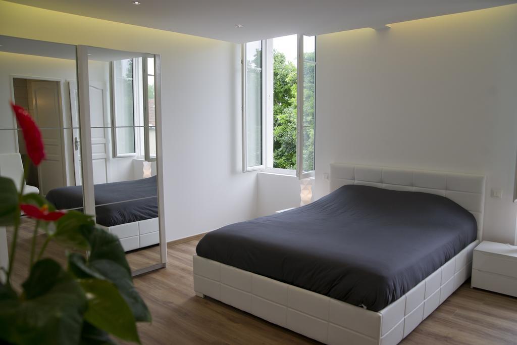 Bed and Breakfast Moulin Des Tours Barbaste Exterior foto